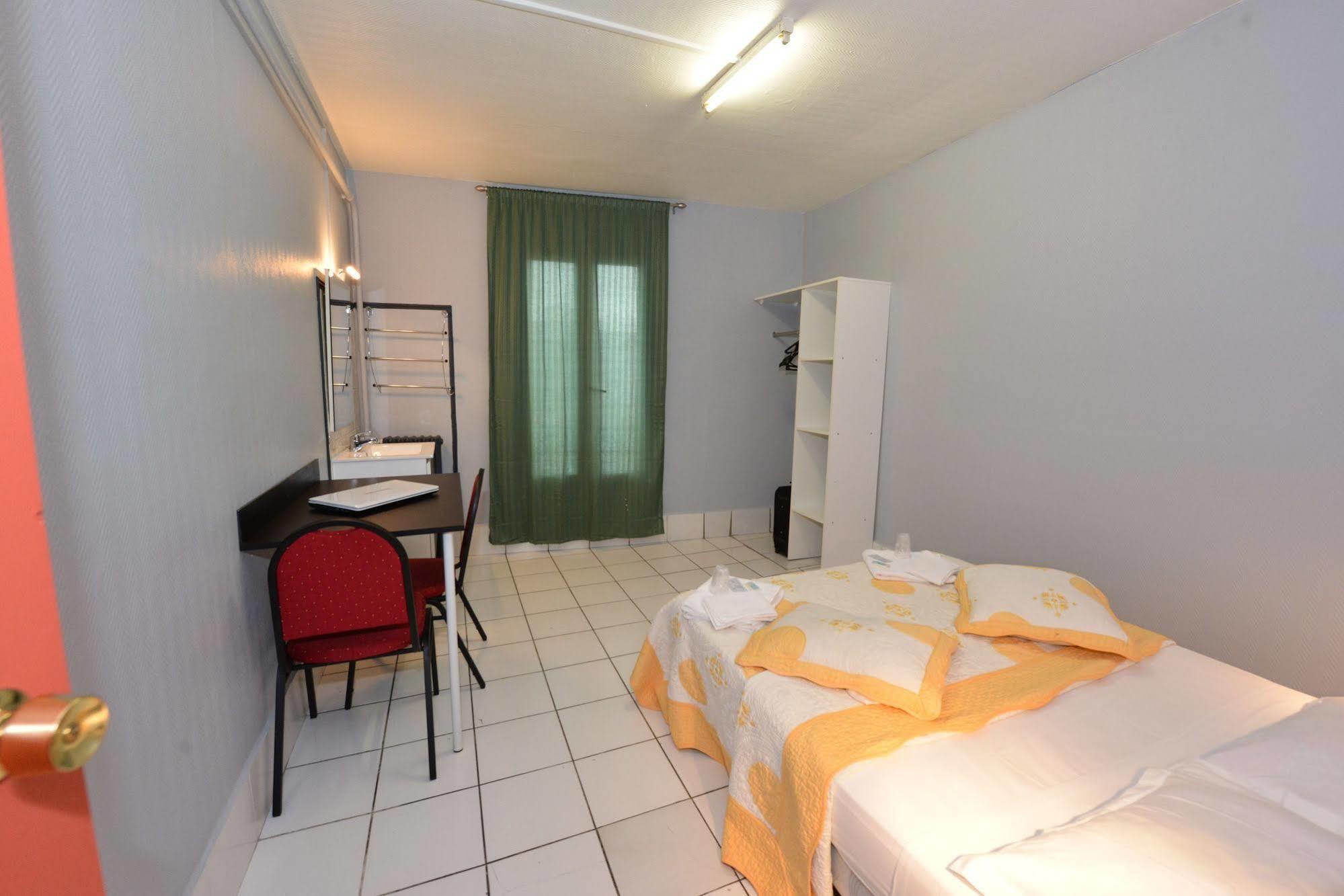 Hotel De La Poste Parijs